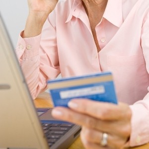 Internet marketers may be glad to hear that ecommerce spending is expected to grow during Q4 2010.